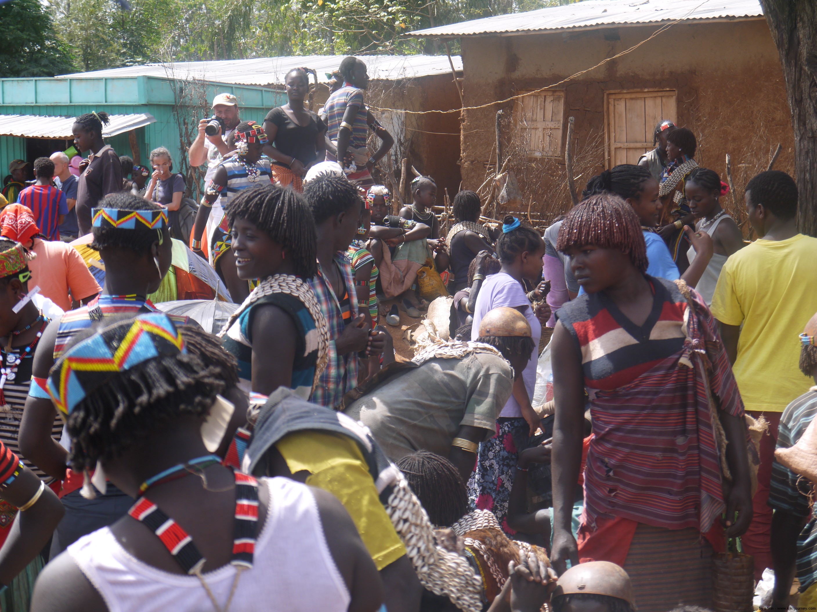 Konso market - tribe people
