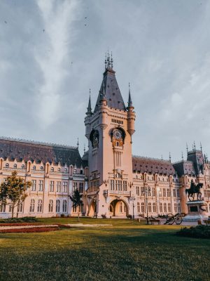Exploring the Festive Charm of Iasi Christmas Market: A Visitor’s Guide